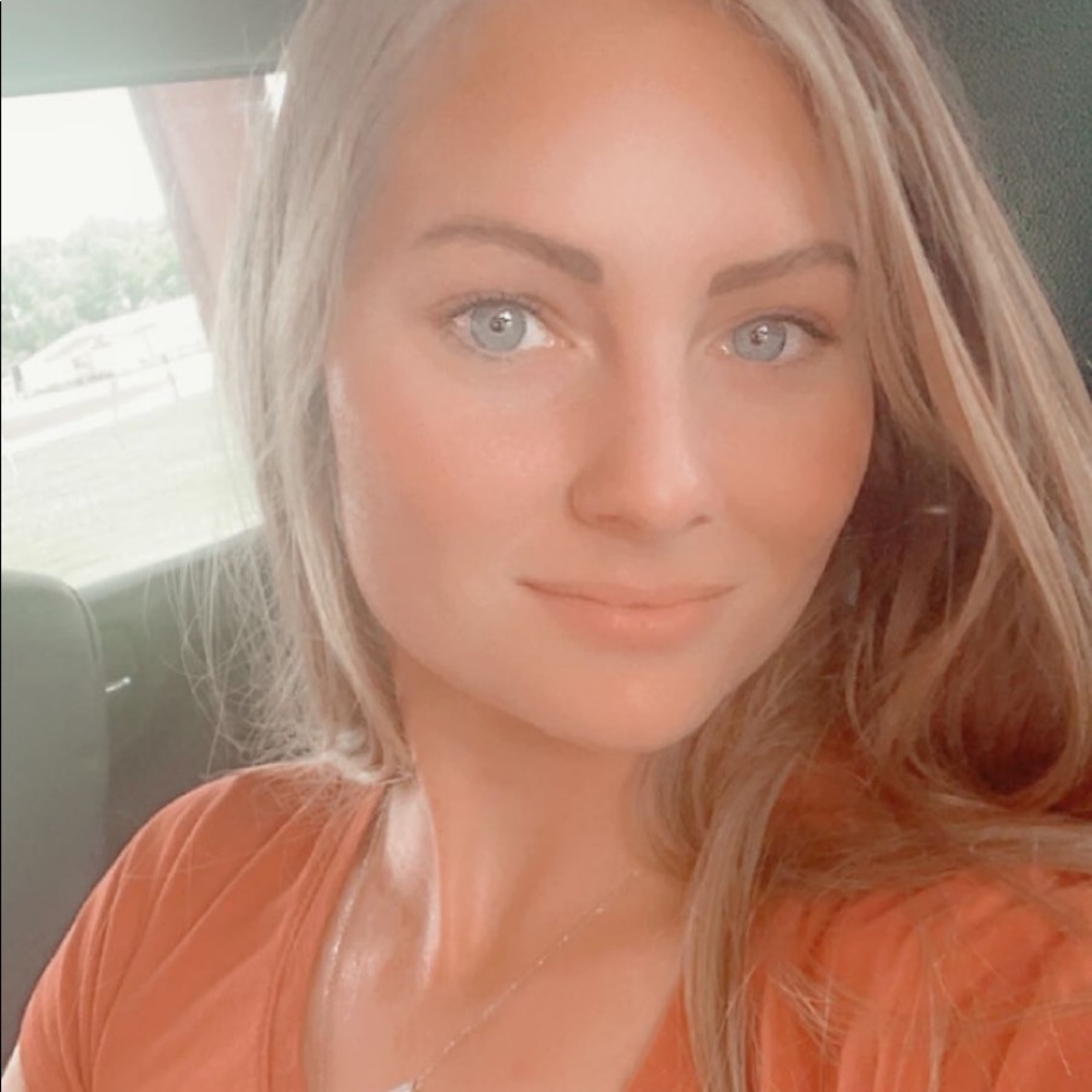 Meet your Posher, Crystal